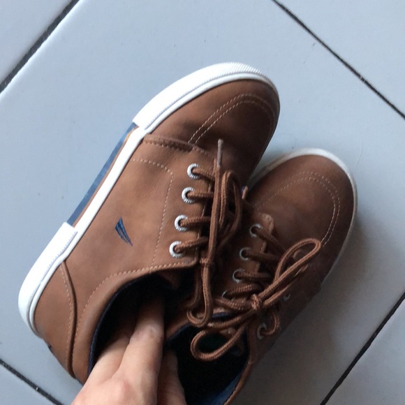 Nautica size 12 worn twice for photos shoot. - Picture 4 of 5